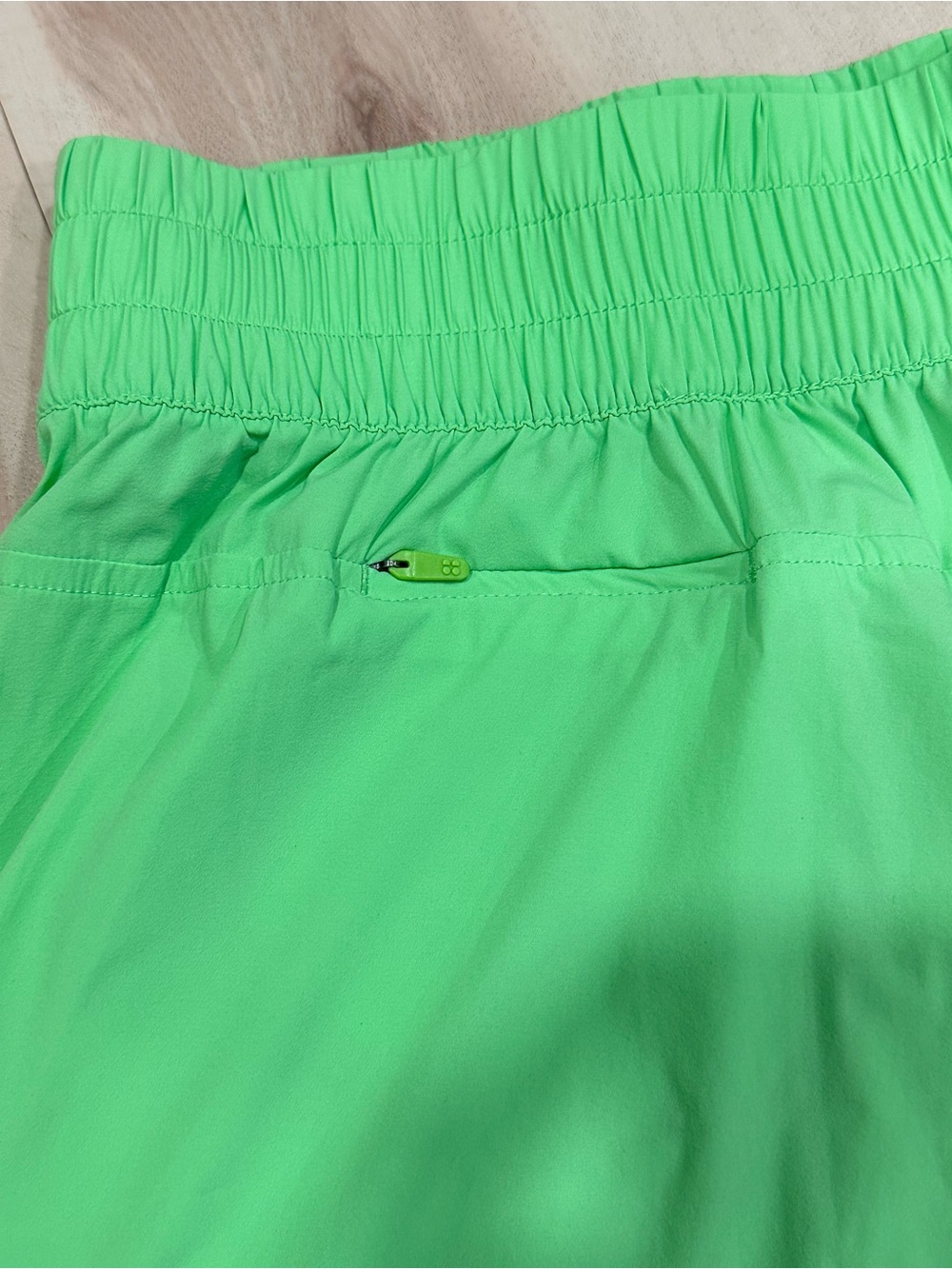 Sweaty Betty Relay Shell Shorts Sz L Zest Green running training lightweight - Picture 13 of 15